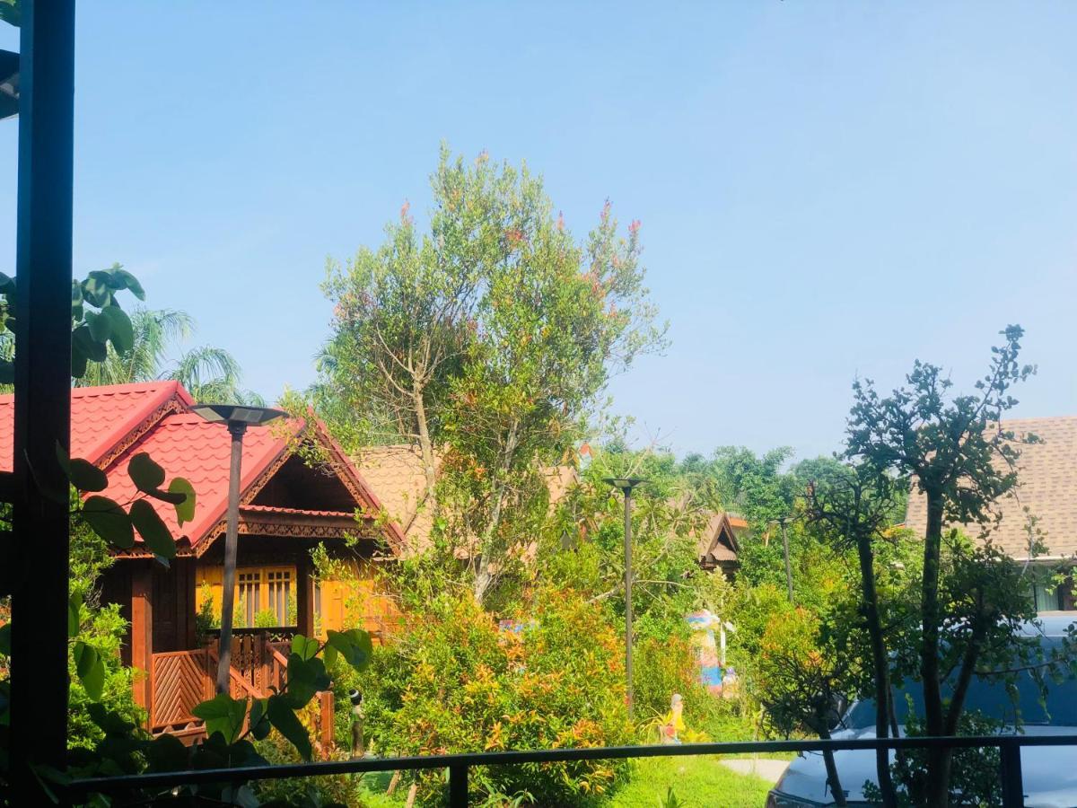 Kob Suk Resort K7 , K10 Sichon Exterior photo